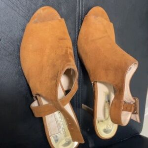 Elegant Tan Suede Heeled Sandals